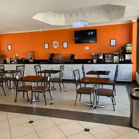 Howard Johnson By Wyndham Reseda Hotel & Suites Los Angeles Esterno foto