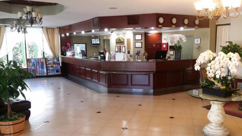 Howard Johnson By Wyndham Reseda Hotel & Suites Los Angeles Esterno foto