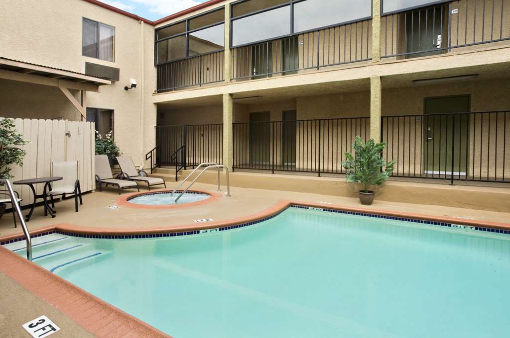 Howard Johnson By Wyndham Reseda Hotel & Suites Los Angeles Servizi foto