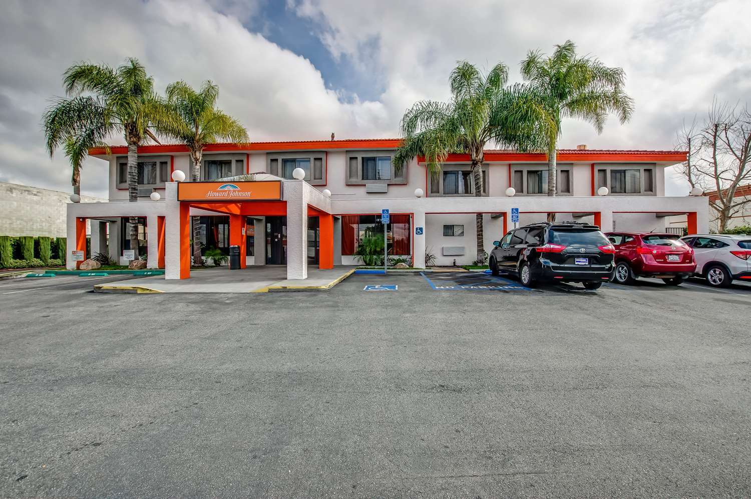 Howard Johnson By Wyndham Reseda Hotel & Suites Los Angeles Esterno foto